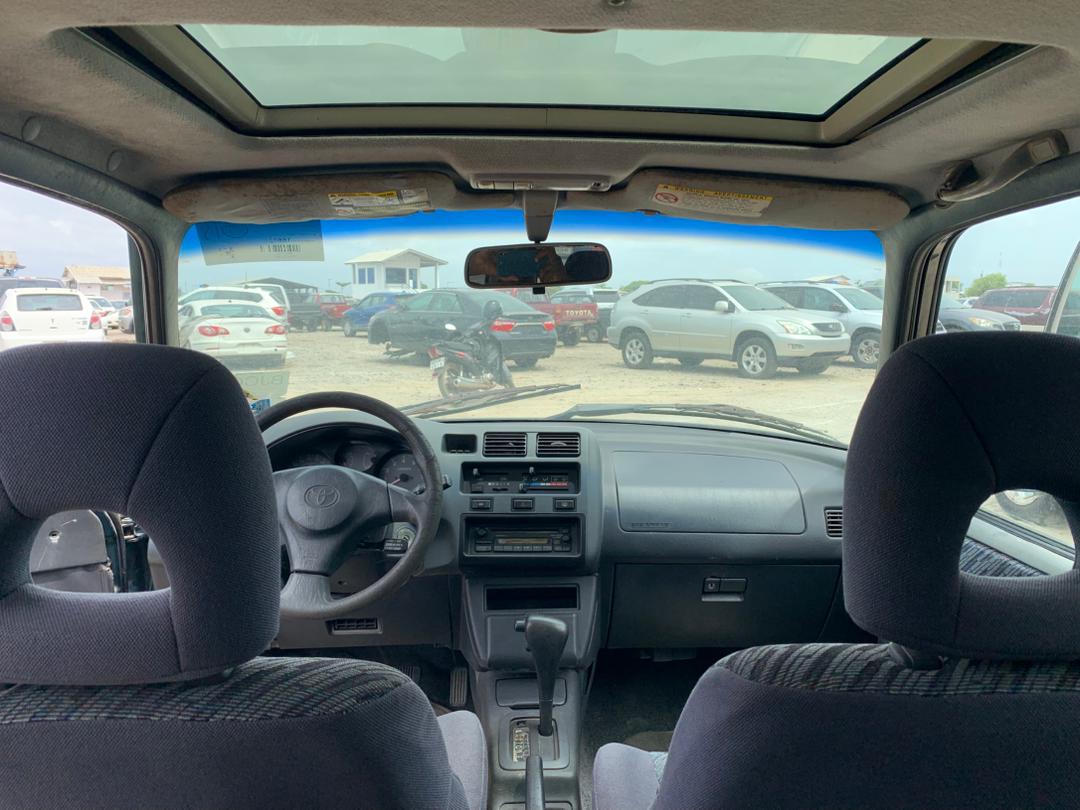 TOYOTA RAV4 _