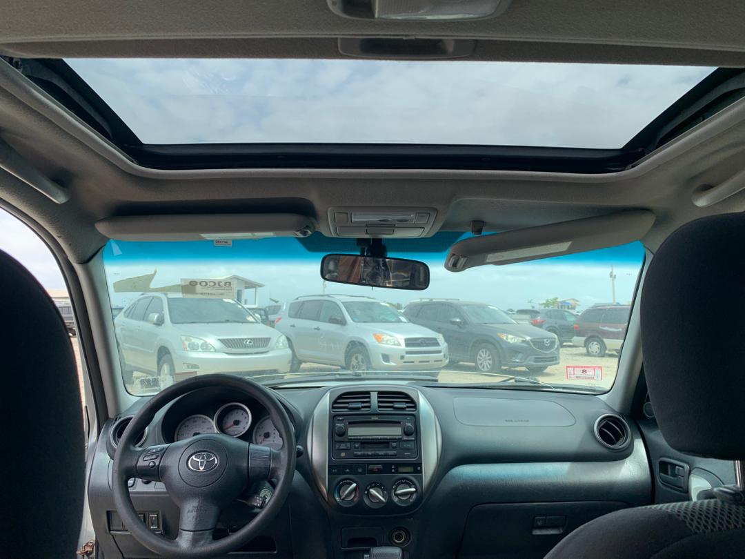 TOYOTA RAV4 _