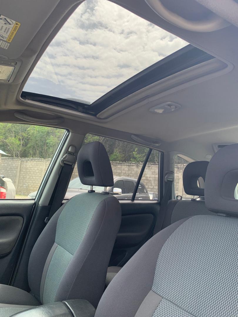 TOYOTA RAV4 _