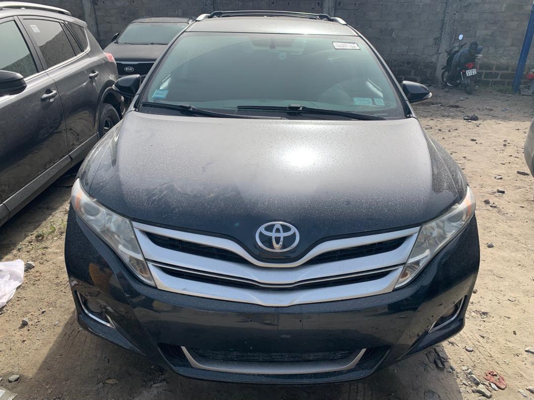 TOTOTA VENZA LE _ 