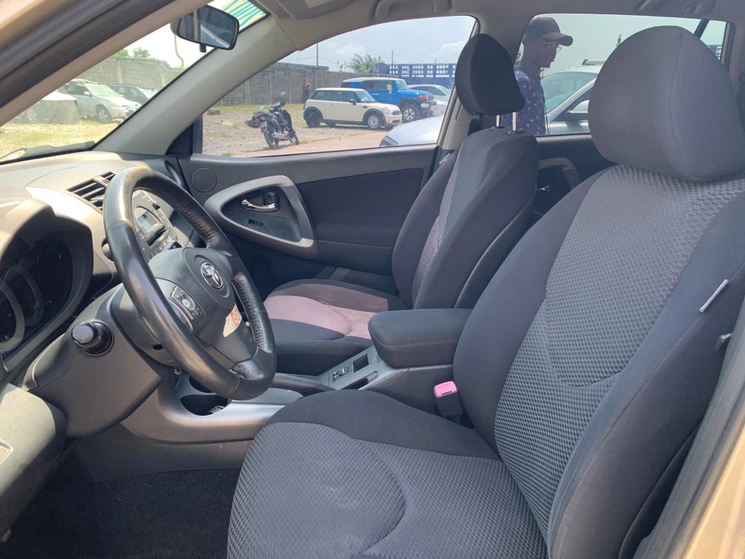 Toyota RAV-4 _ 